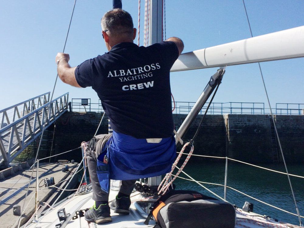 Formation pour les entreprises : l'INB s'internationalise et propose ses services au loueur grec Albatross Yachting